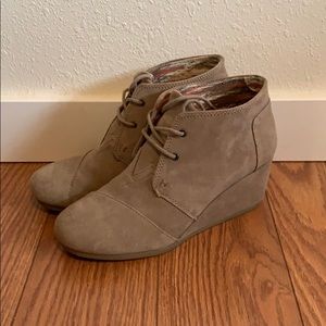 Tom’s wedges booties
